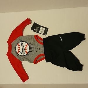 NWT: NIKE 2 piece baseball set